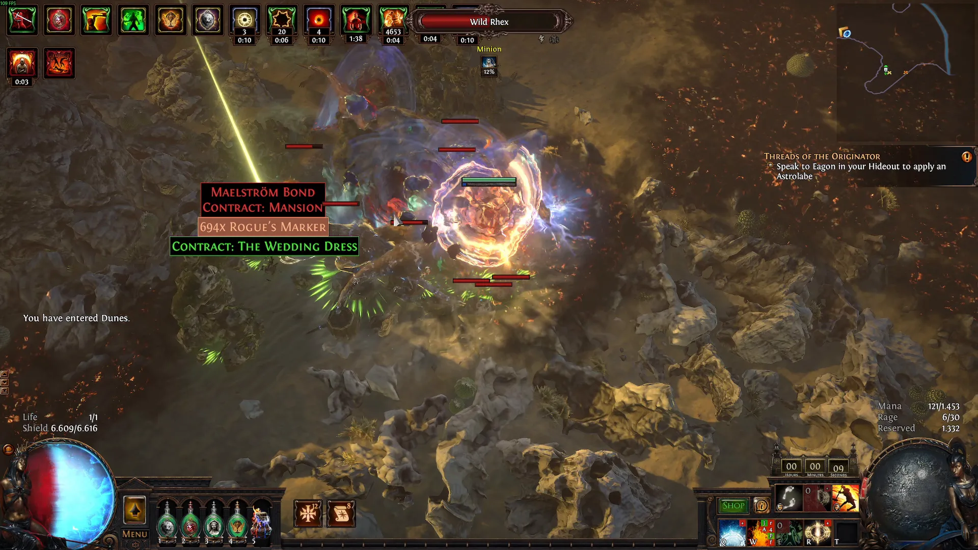 Eine geöffnete Smuggler's Cache in einer Path-of-Exile-Map, aus der Heist-Contracts und Rogue's Markers droppen.